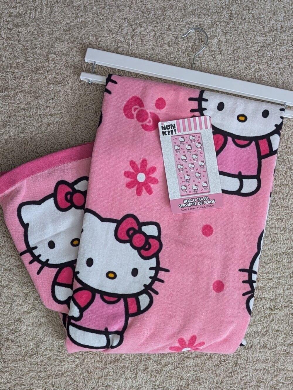 Hello Kitty Pink Character Beach Towel with Daisy Design 🌼 100% Cotton